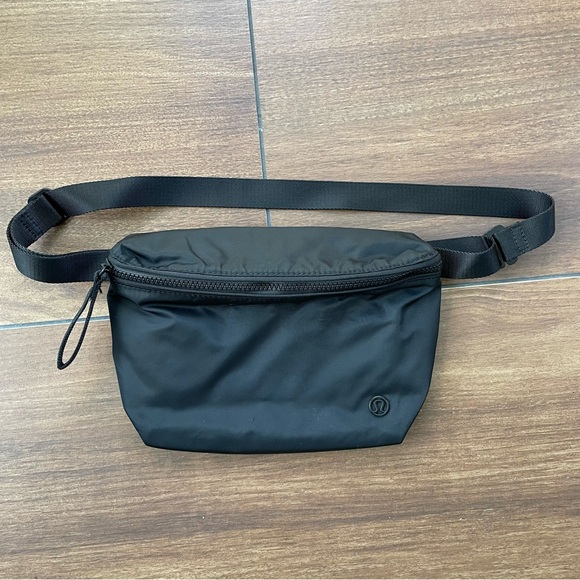 lululemon athletica Handbags - lululemon athletica go Lightly Belt Bag, black